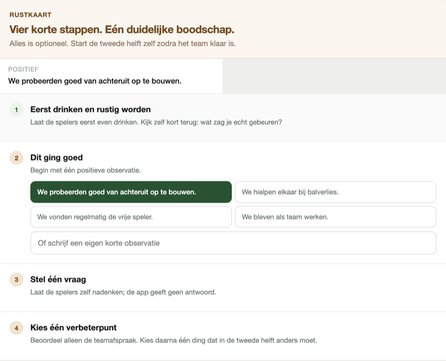De rustkaart met vier stappen: eerst drinken, een positieve observatie, één vraag en één verbeterpunt.